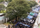 Endividamento recorde provoca protestos contra Milei — Revista Comércio
